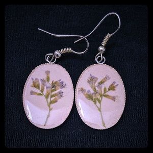 Earnings with dry flowers inside NWT